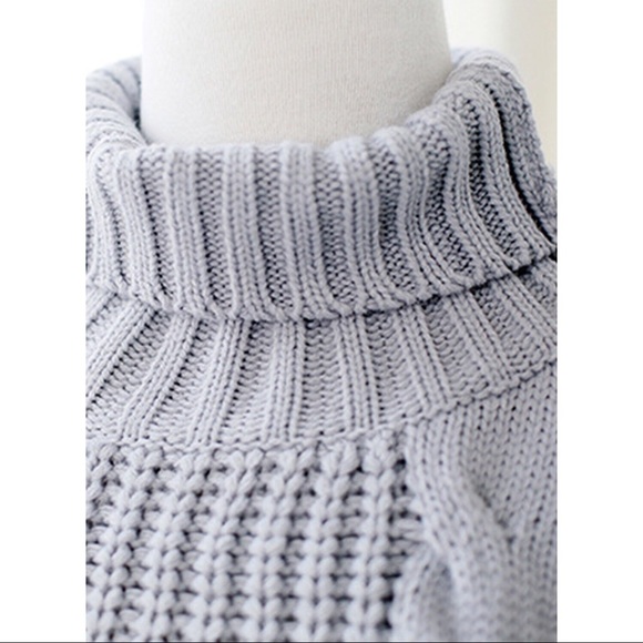 NEW! Backless Cable Knit Sweater - Picture 6 of 8